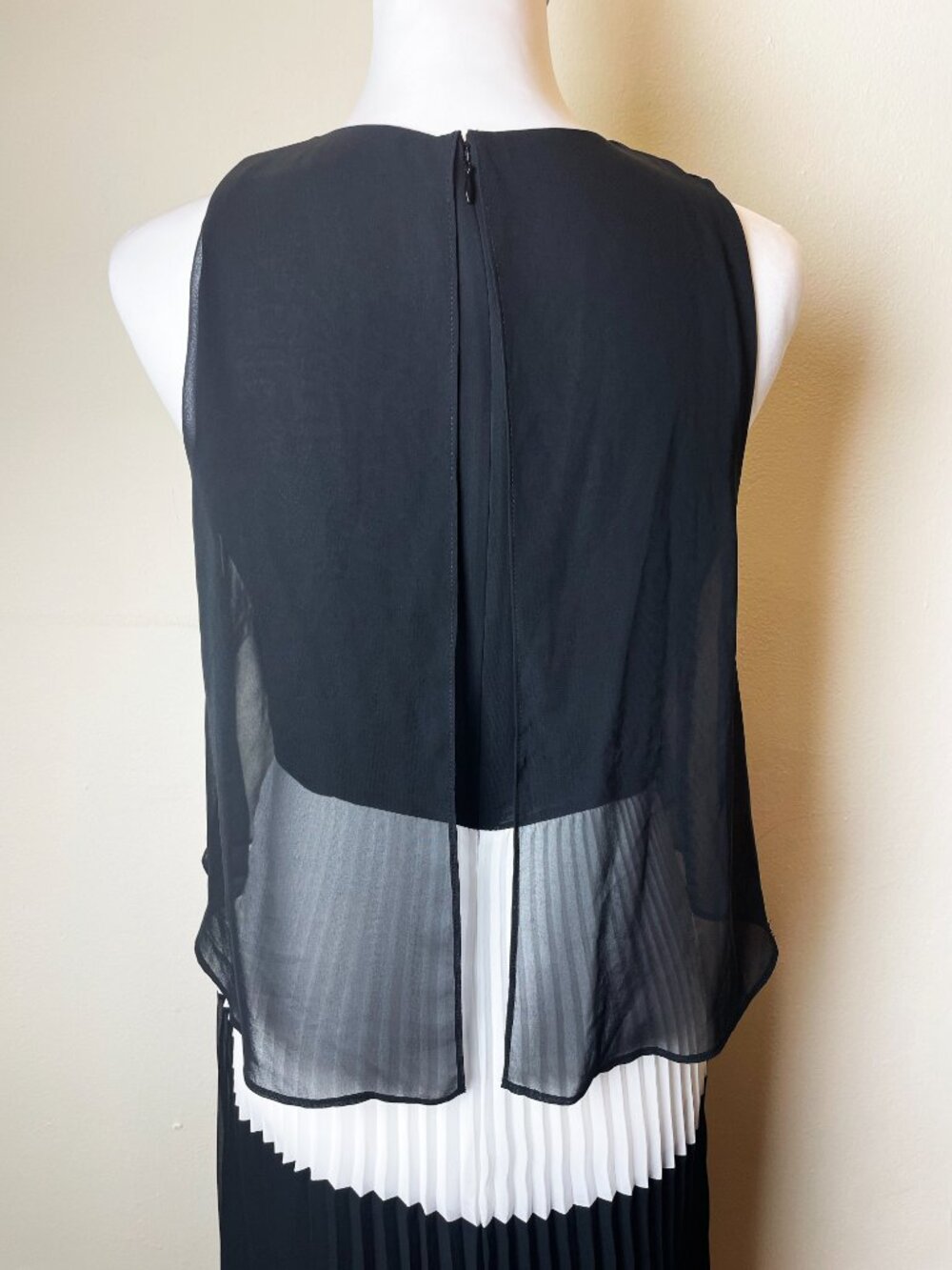 Calvin Klein Colorblock Black & White Pleated Popover Midi Dress Size 4 NWT - Picture 6 of 10